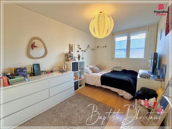 APPARTEMENT FAMILIAL T4/T5 DE 84 m²