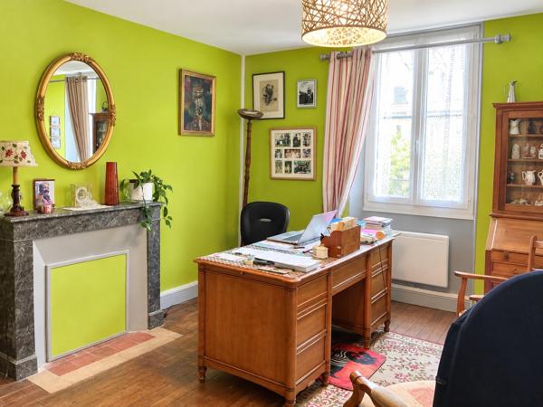 Charmante maison de ville avec jardin et annexe.