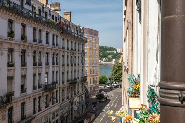 Lyon 1er – Rue de la Martinière – Appartement de caractère de 120 m² avec cave et grenier
