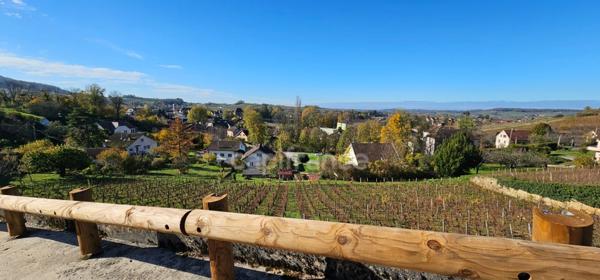 Terrain à bâtir de 1500 m2 à vendre avec vue panoramique sur ARBOIS (39600)
