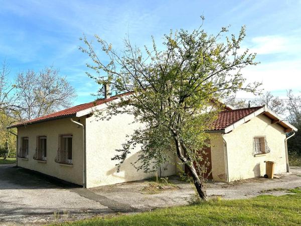 Maison de plain pied sur terrain 4200 m²