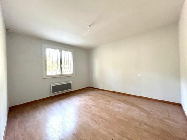 Maison de plain pied sur terrain 4200 m²