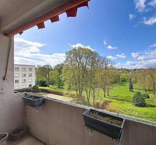 Vente                                                      Appartement
                        
                     2 pièces                      46 m2                     à Brunoy