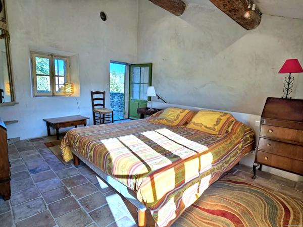 Authentique mas du 18ᵉ à Gordes avec piscine et vue panoramique