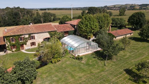 Grand corps de ferme à Varilhes