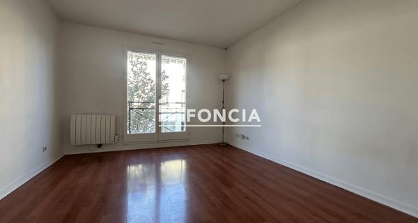 Location Studio 22.02 m² - Croissy-sur-seine 78290