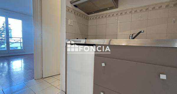 Location Studio 22.02 m² - Croissy-sur-seine 78290