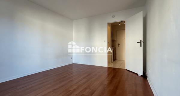 Location Studio 22.02 m² - Croissy-sur-seine 78290