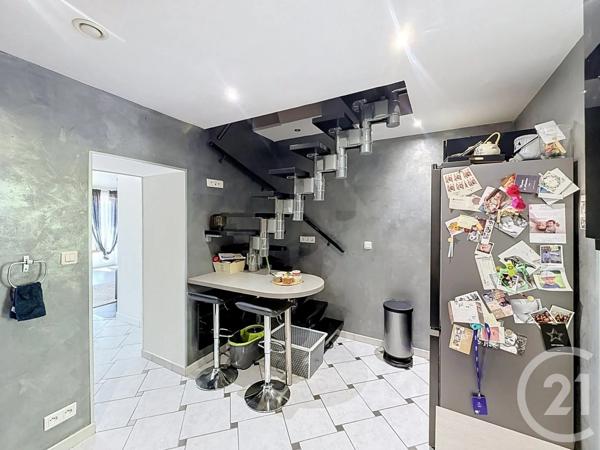 Appartement F3 à vendre  3 pièces - 73 m 2   DIJON  - 21