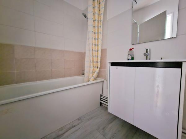 T3 73m² AVEC TERRASSE ET PARKING - CERGY PREFECTURE