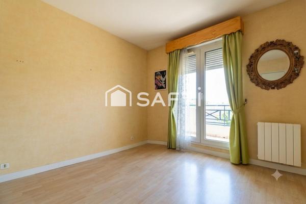 T5 - 105m5 - Séjour double - 3 chambres - 2 box en sous-sol