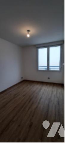 Appartement T3 neuf dans immeuble
2 ch, sdb, cave,
Parking