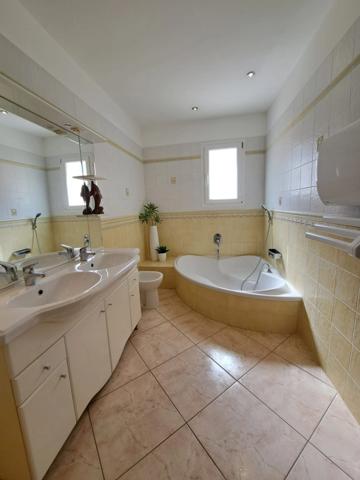 Maison de plain pied 5 chambres, piscine, sans vis-à-vis, terrain 5540 m2 à SAN NICOLAO (HAUTE CORSE)