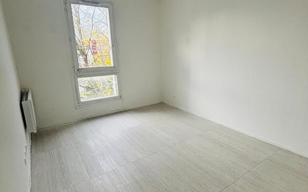 Appartement à vendre    2 pièces • 52 m2 Pierrefitte-sur-Seine