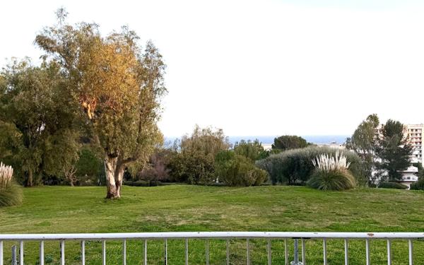 Appartement à vendre    4 pièces • 100 m2 Cagnes-sur-Mer