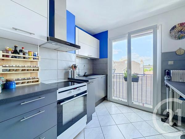 Appartement F4 à vendre  4 pièces - 93,93 m 2   BELFORT  - 90