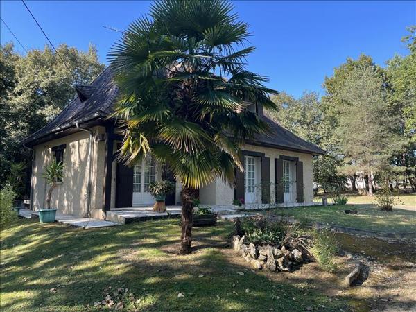 Maison à vendre |  Saint-Astier |  6 pièces | 132 m²