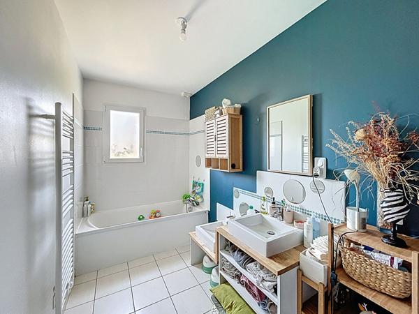 Maison de plain pied 4 chambres avec combles aménageables