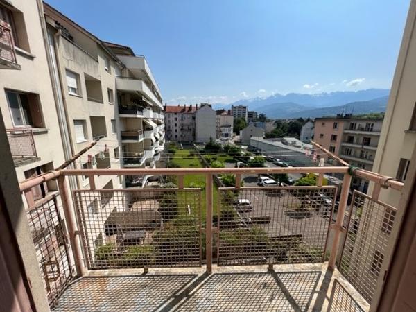 T2 JEAN PERROT