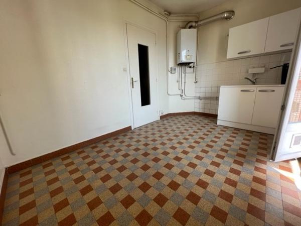 T2 JEAN PERROT