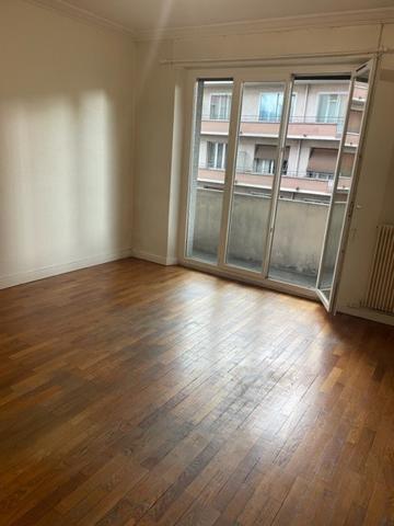 T2 JEAN PERROT