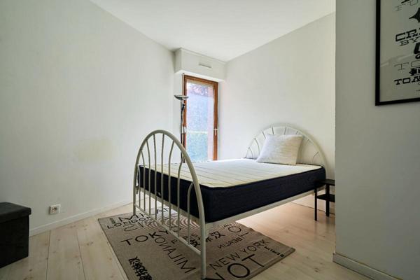 Lille  Rdc 2 pièce(s) 48.41 m2 avec Jardin et Place de Parking