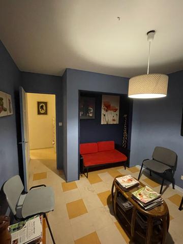 A VENDRE - LIMOGES CENTRE - Bureaux ou appartement avec 2 places de parking