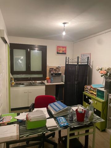 A VENDRE - LIMOGES CENTRE - Bureaux ou appartement avec 2 places de parking