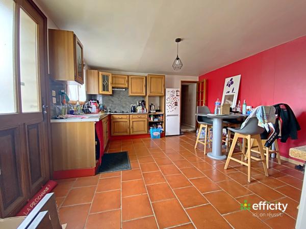 Immeuble 6 pièces - 136 m²