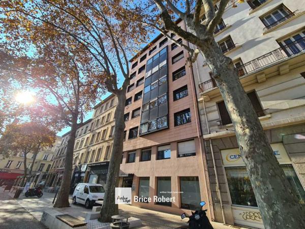 Bureaux à louer à Lyon avec parking sous sol proche transports en commun