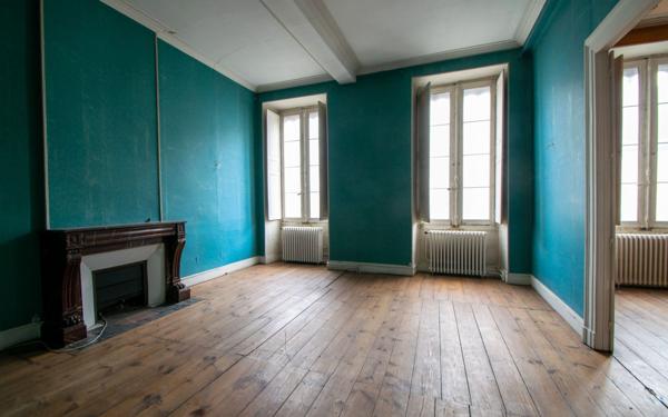 Appartement à vendre    4 pièces • 130,96 m2 Pau