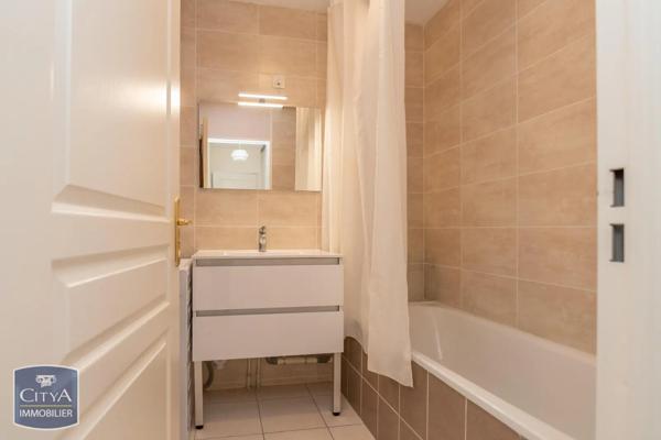 Appartement à louer 2 pièces 48.24m² Chalon-sur-Saône (71100)