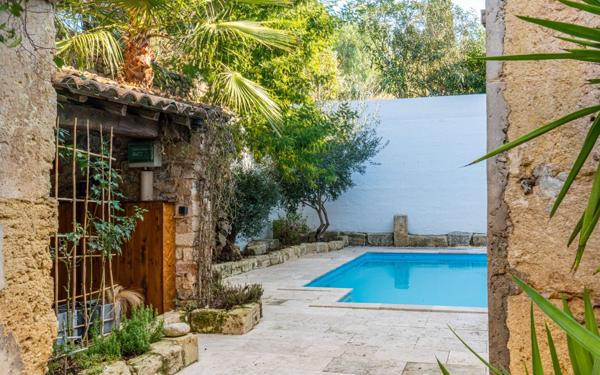 Maison à vendre    7 pièces •  Poussan