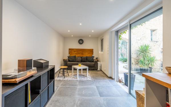 Maison à vendre    7 pièces •  Poussan