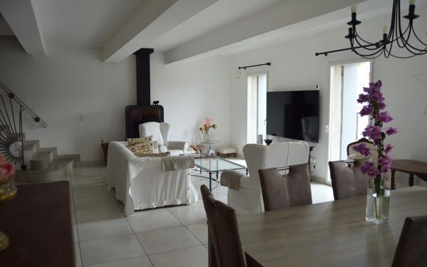 Maison à vendre    7 pièces •  Poussan