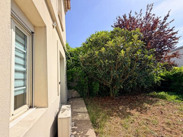 Dpt Gironde (33), à vendre LE HAILLAN Local commercial
