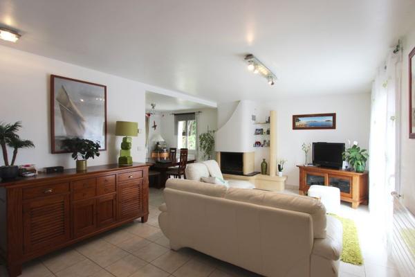 location maison contemporaine trois chambres cadre de verdure Quimper Ouest