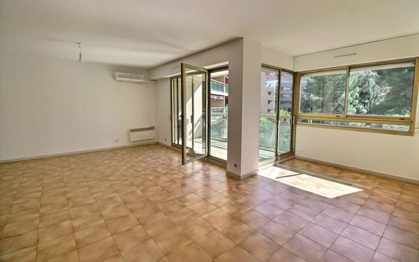 Appartement à vendre    3 pièces • 93,82 m2 Marseille 6