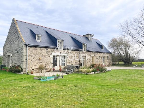 MAISON À LOUER DE 4 PIÈCES DE 130,00 M²