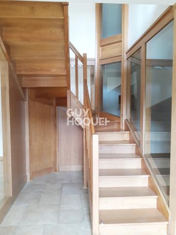 MAISON À LOUER DE 4 PIÈCES DE 130,00 M²