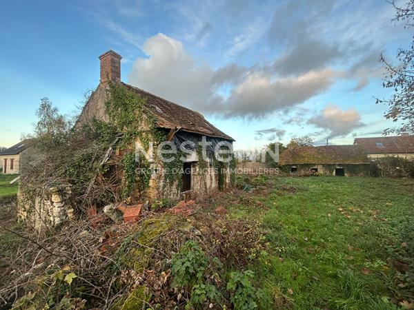 Maison à restaurer sur la commune de Noyen sur Sarthe.