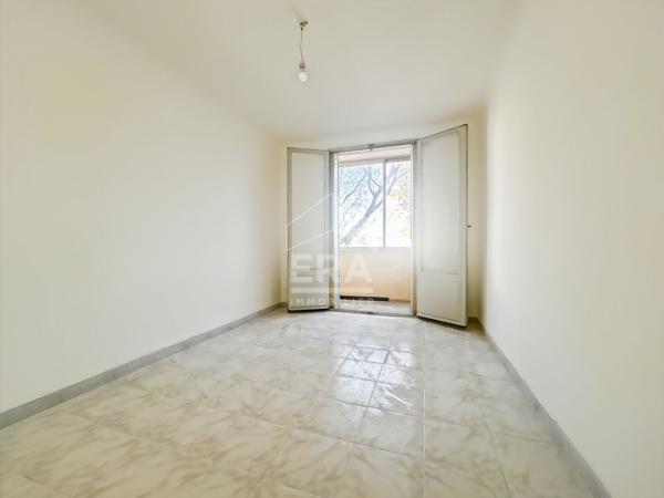 Appartement 3 pièces 83 m2  traversant  Marseille 10e