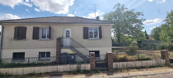 Vente                                                      Maison
                        
                     3 pièces                                         à Pont-sur-Yonne