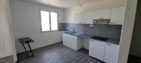 Vente                                                      Maison
                        
                     3 pièces                                         à Pont-sur-Yonne