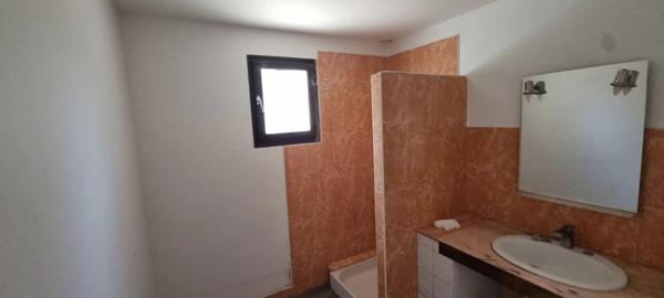 Vente                                                      Maison
                        
                     3 pièces                                         à Pont-sur-Yonne