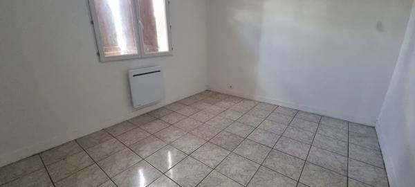 Vente                                                      Maison
                        
                     3 pièces                                         à Pont-sur-Yonne