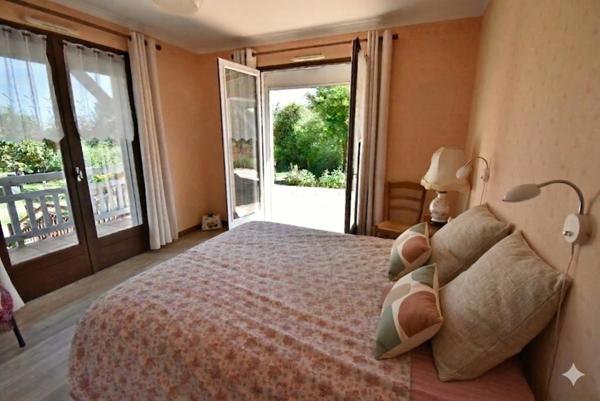 Maison à vendre 4 pièces FLEAC (16), 4 Chambres, sous sol, garage, terrain de 4000 m2