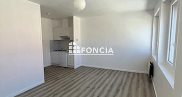 Location Studio 27.63 m² - Angoulême 16000