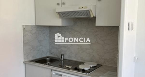 Location Studio 27.63 m² - Angoulême 16000