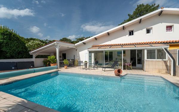 Maison à vendre    7 pièces •  Biscarrosse